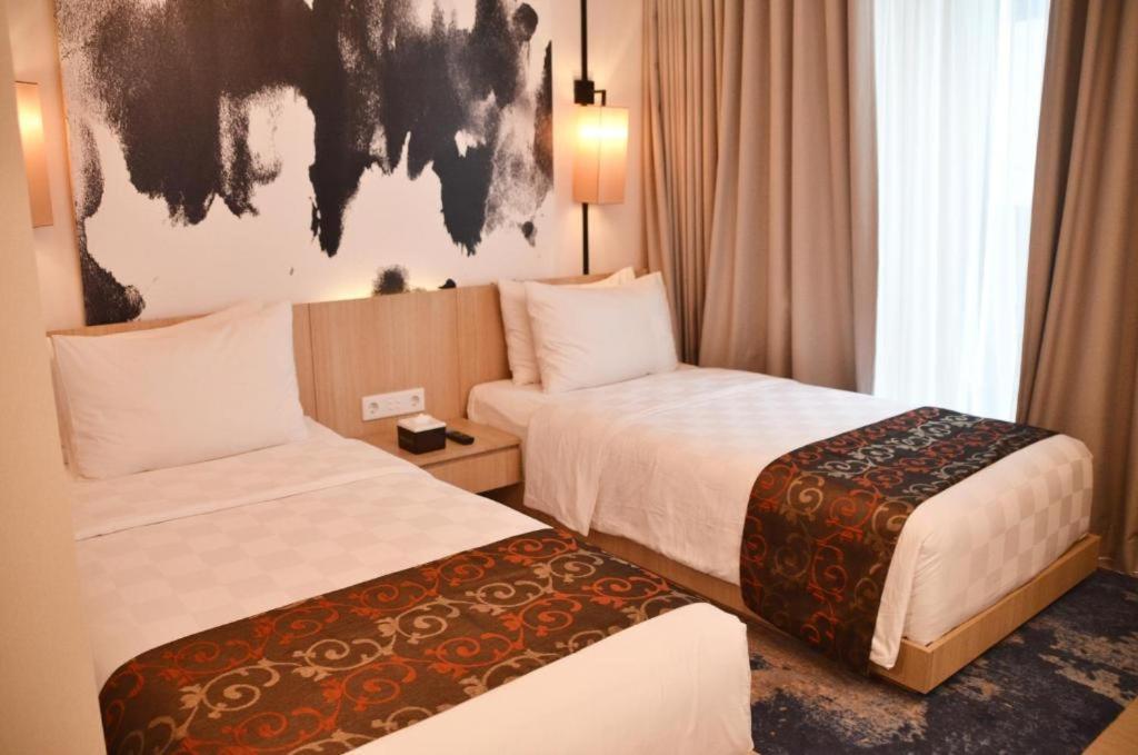 Louis Kienne Cikarang Hotel & Service Apartment Bekasi Exterior foto